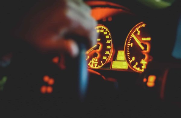 Découvrez la liste et la signification des voyants de la BMW série 3 e90